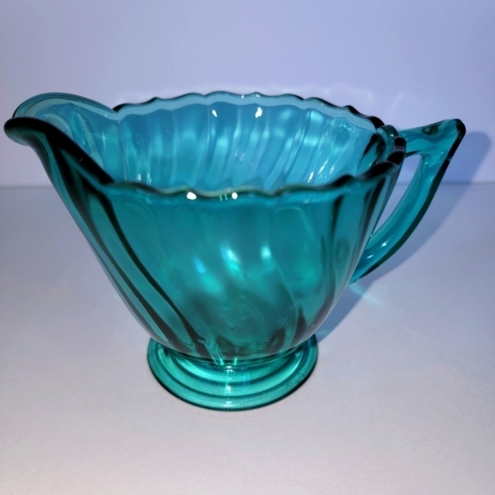Jeannette Glass Co Swirl Ultramarine Creamer